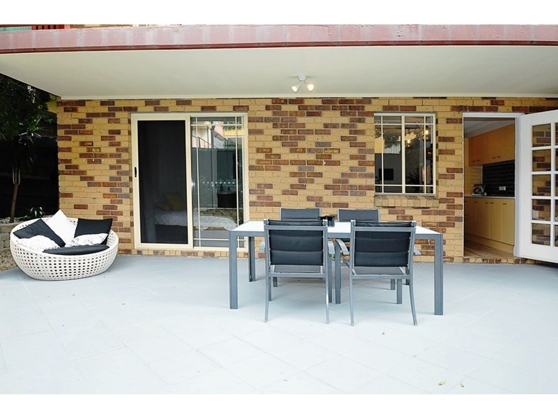 2/57 Bilyana Street, Balmoral QLD 4171