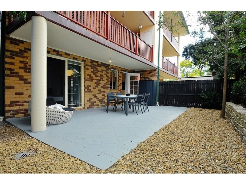 2/57 Bilyana Street, Balmoral QLD 4171