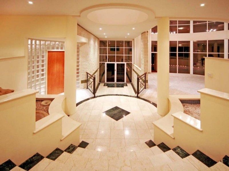 18 Gon Chee Court, Carindale QLD 4152