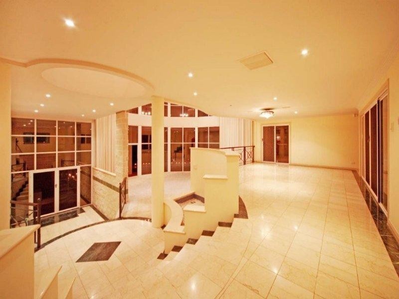 18 Gon Chee Court, Carindale QLD 4152