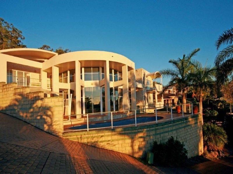 18 Gon Chee Court, Carindale QLD 4152