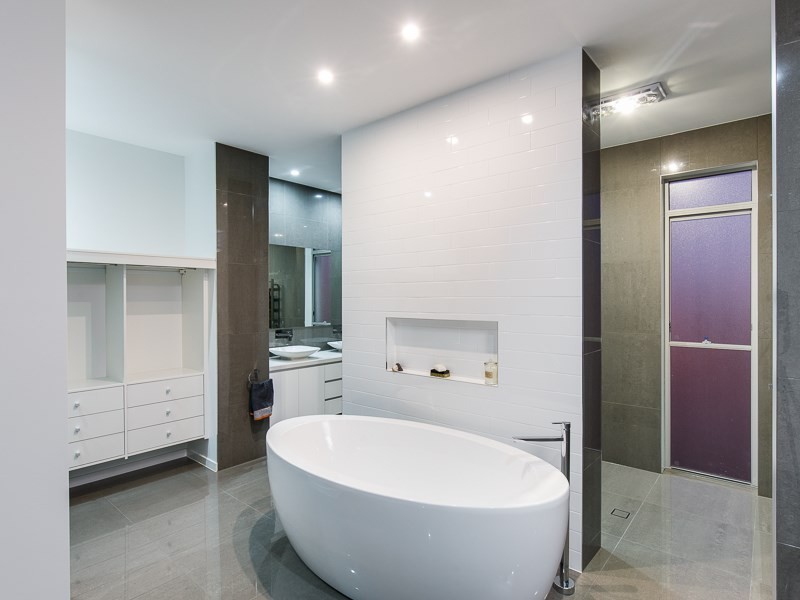 10 Sandringham Street, Clayfield QLD 4011