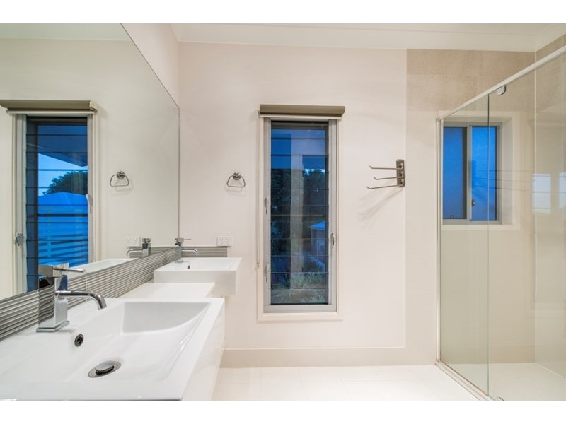 7 Bunya Street, Cannon Hill QLD 4170