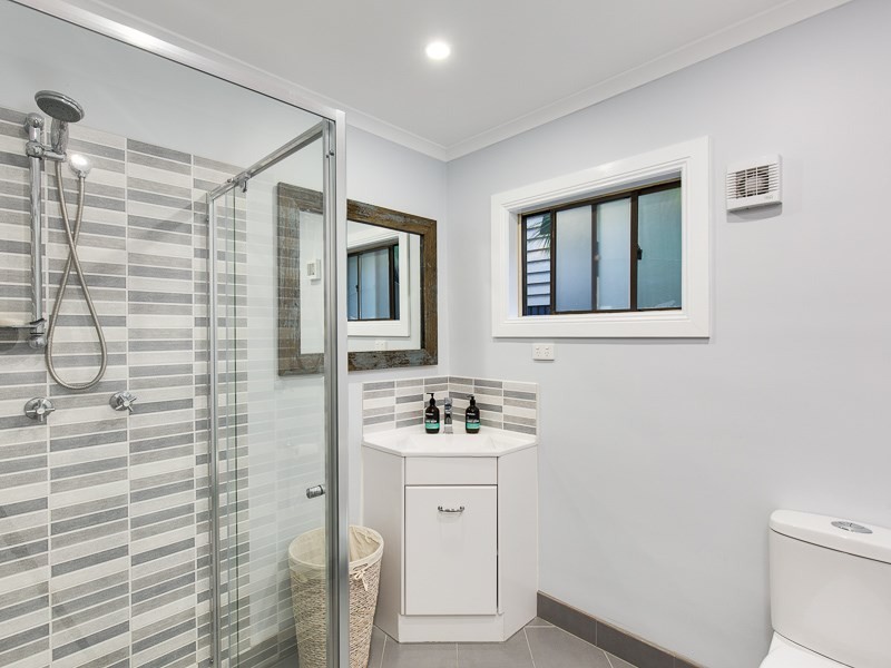 270 Bennetts Road, Norman Park QLD 4170