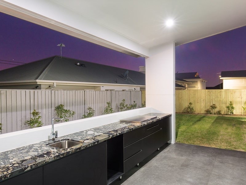 10 Sandringham Street, Clayfield QLD 4011