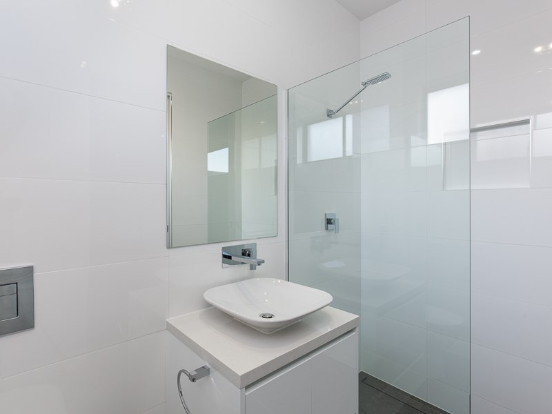 10 Sandringham Street, Clayfield QLD 4011