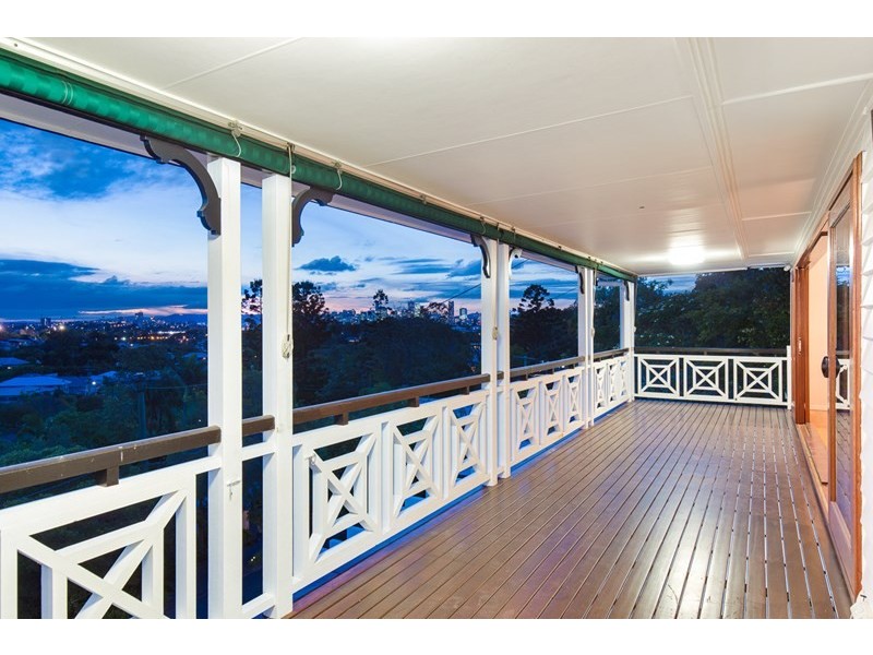 35 Majestic Outlook, Seven Hills QLD 4170