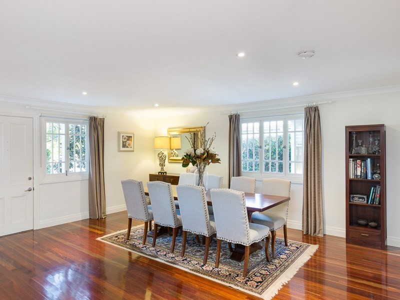 16 Brock Street, Cannon Hill QLD 4170