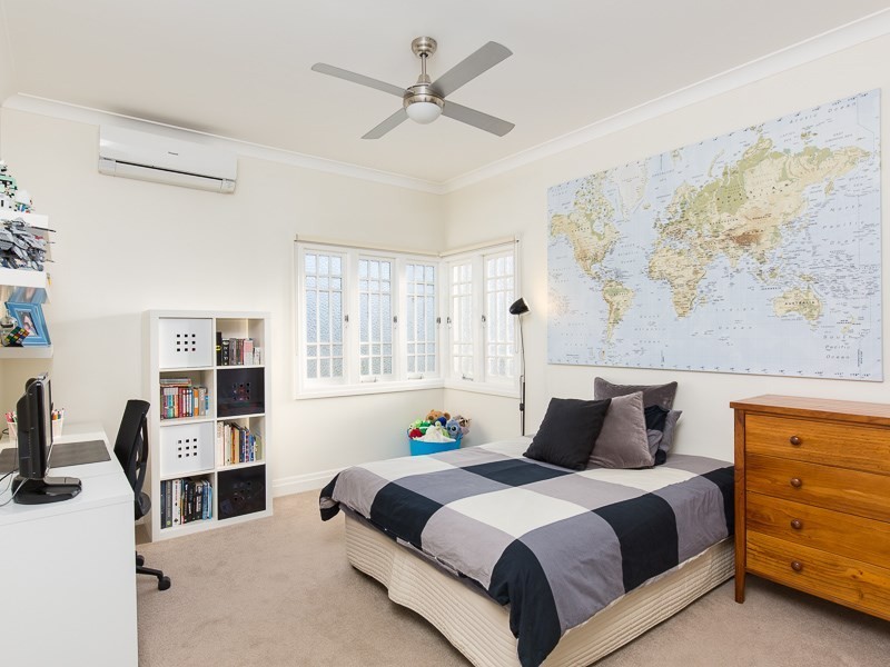 16 Brock Street, Cannon Hill QLD 4170