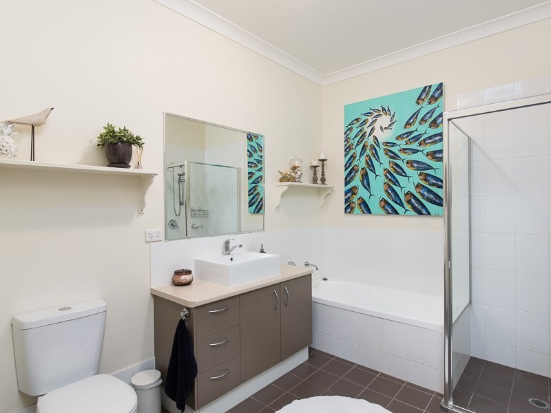 16 Brock Street, Cannon Hill QLD 4170