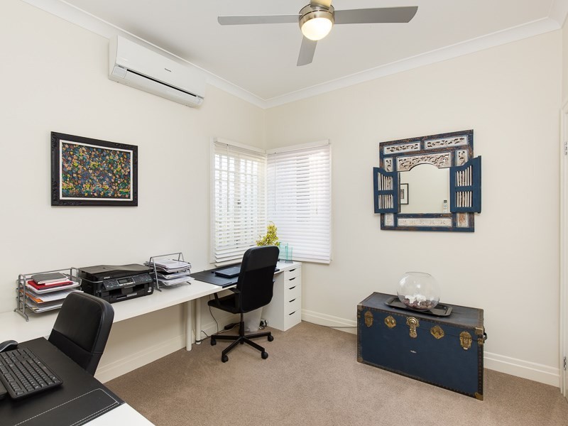 16 Brock Street, Cannon Hill QLD 4170