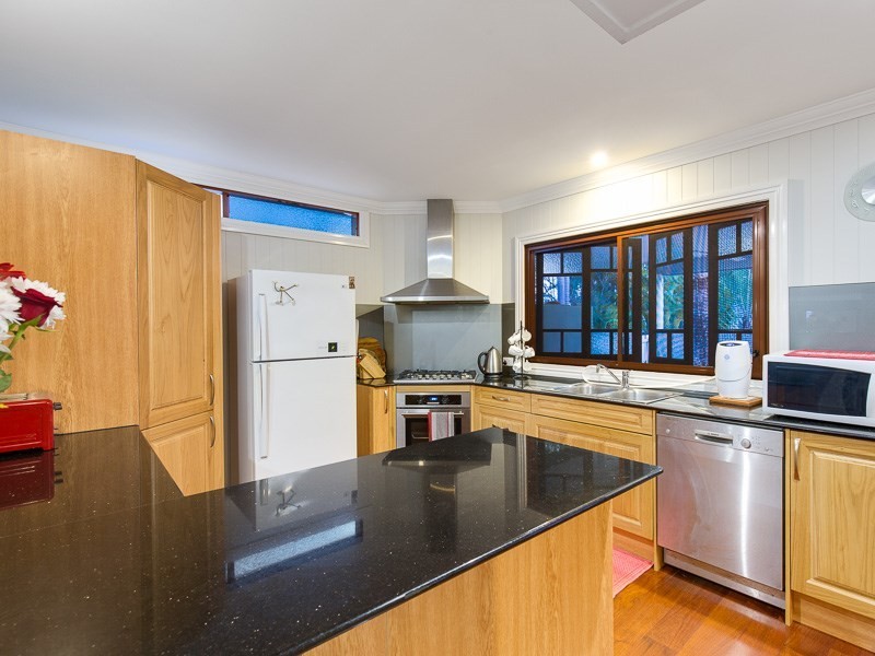 10 Ellesmere Street, Yeronga QLD 4104