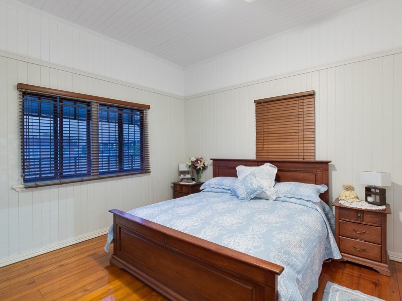 10 Ellesmere Street, Yeronga QLD 4104