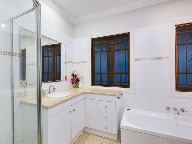 10 Ellesmere Street, Yeronga QLD 4104