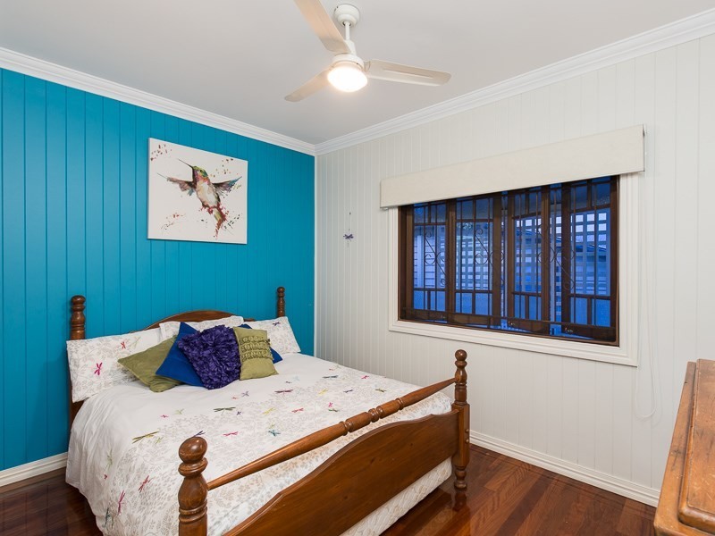 10 Ellesmere Street, Yeronga QLD 4104