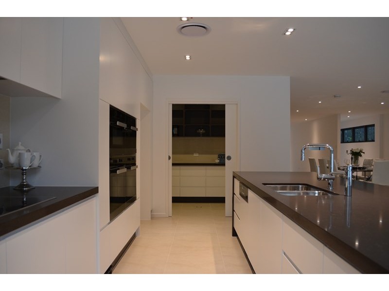 2 Taylor Street, Balmoral QLD 4171