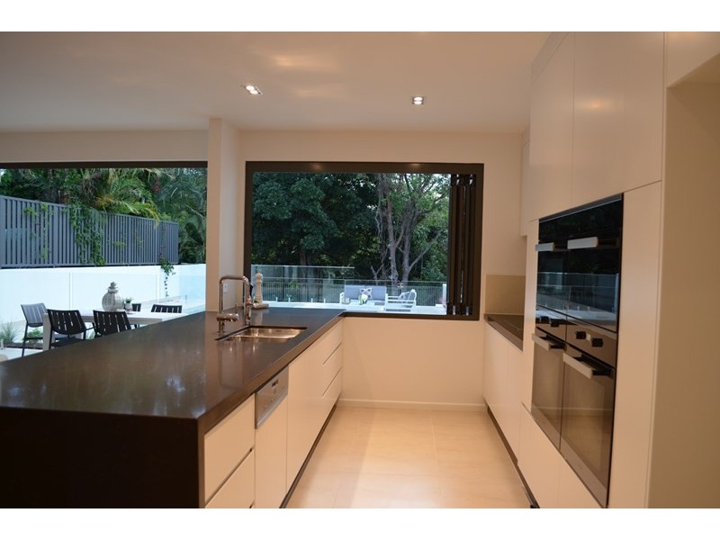 2 Taylor Street, Balmoral QLD 4171