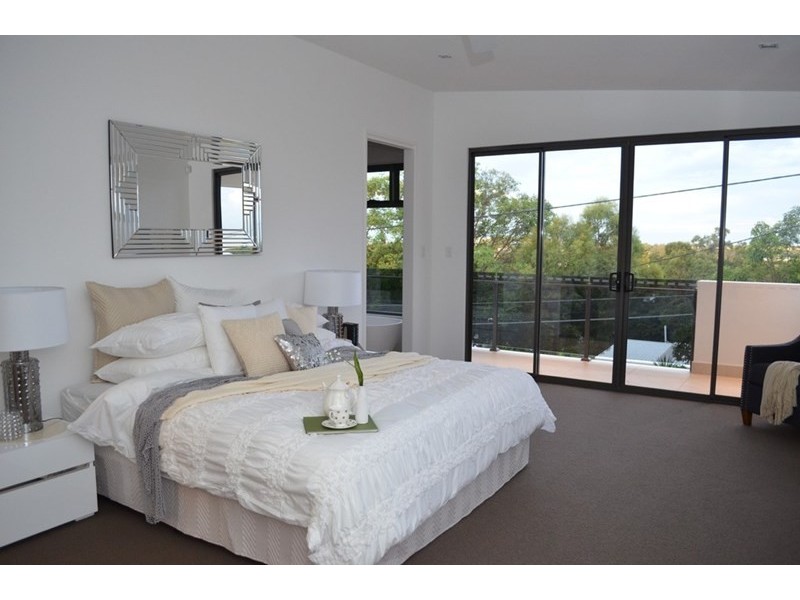 2 Taylor Street, Balmoral QLD 4171