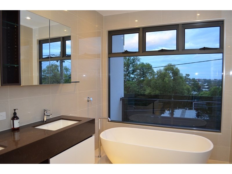 2 Taylor Street, Balmoral QLD 4171