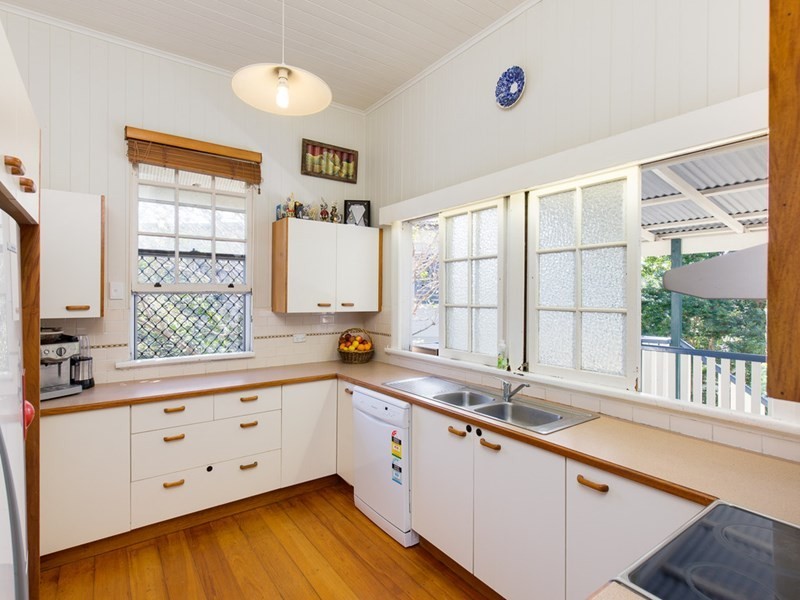 51 Moore Street, Morningside QLD 4170