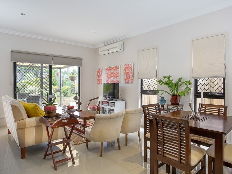 2/381 Bennetts Road, Norman Park QLD 4170