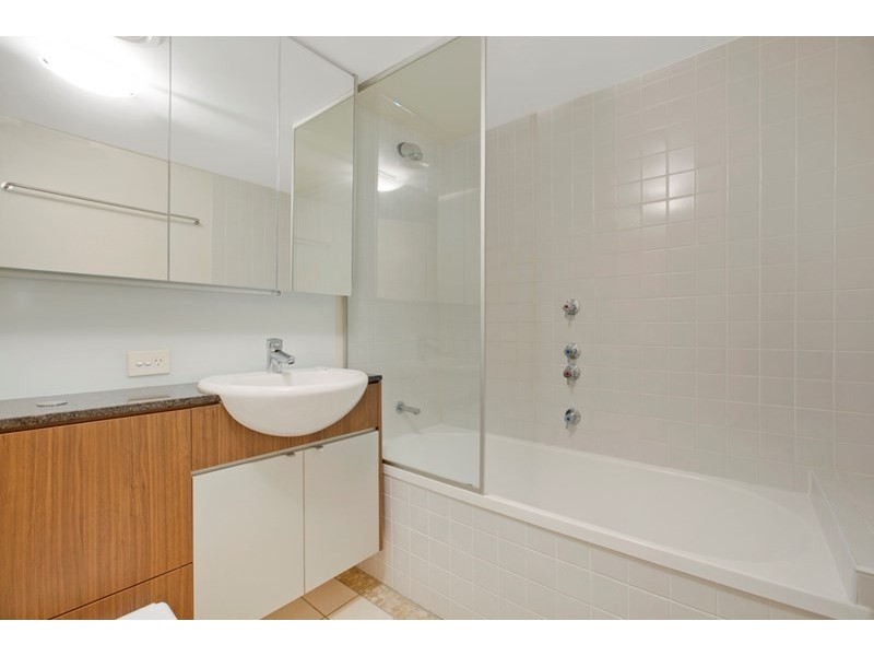 104/43 Love Street, Bulimba QLD 4171