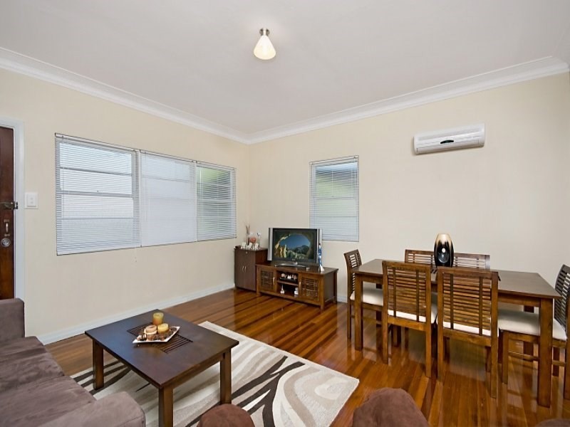 77 Junction Road, Morningside QLD 4170