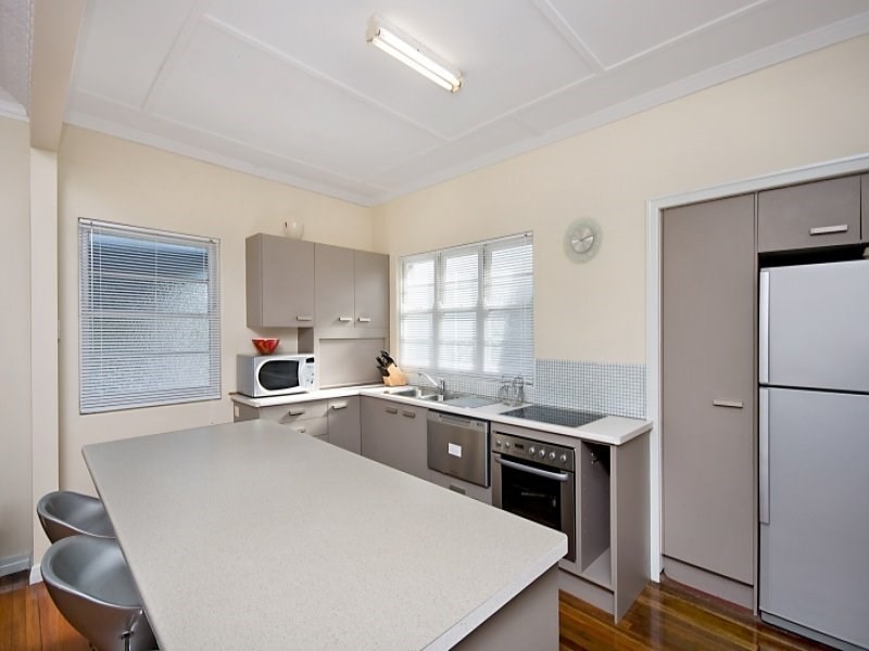 77 Junction Road, Morningside QLD 4170