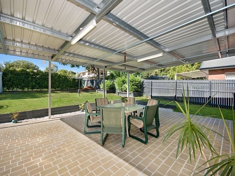 77 Junction Road, Morningside QLD 4170