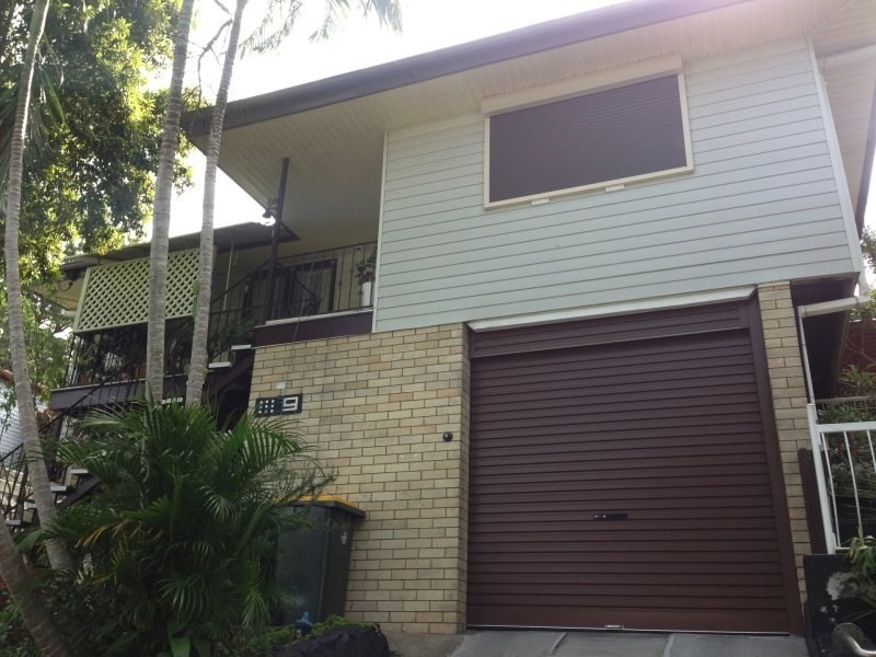 9 Roseglen Street, Greenslopes QLD 4120