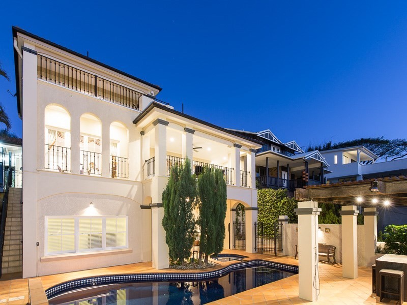 31 Dilkera Street, Balmoral QLD 4171