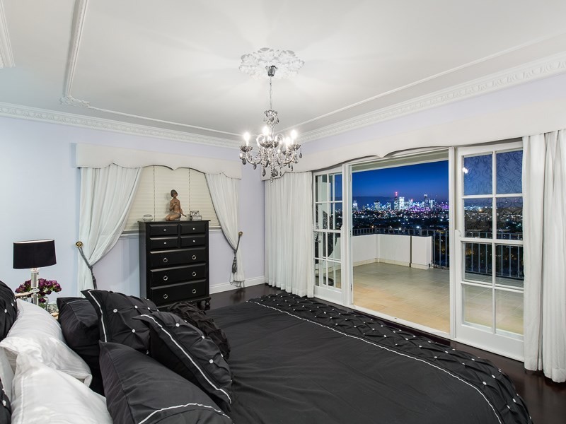 31 Dilkera Street, Balmoral QLD 4171