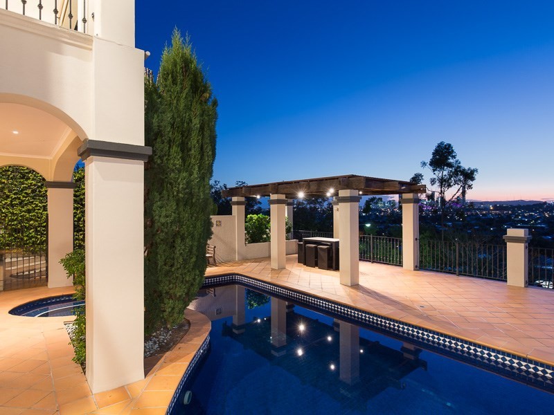 31 Dilkera Street, Balmoral QLD 4171