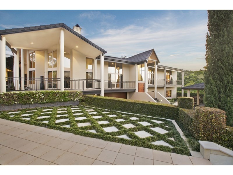 30 Corniche Place, Brookfield QLD 4069