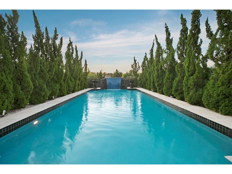 30 Corniche Place, Brookfield QLD 4069