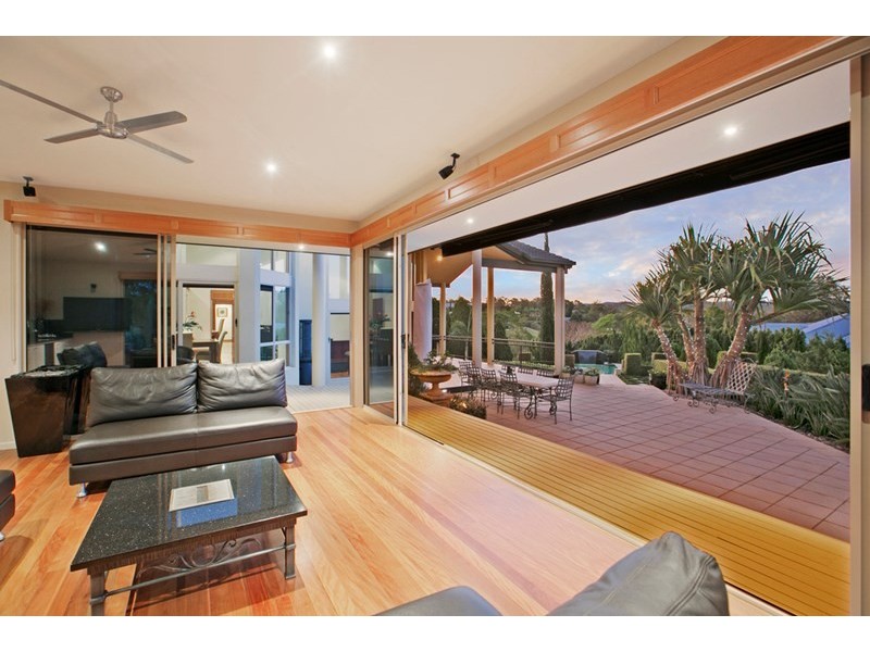 30 Corniche Place, Brookfield QLD 4069