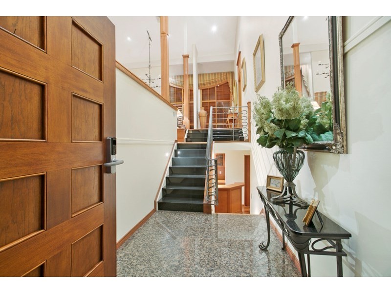 30 Corniche Place, Brookfield QLD 4069