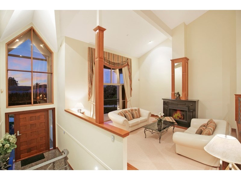 30 Corniche Place, Brookfield QLD 4069