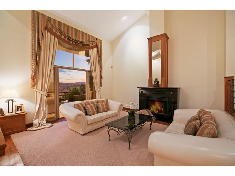 30 Corniche Place, Brookfield QLD 4069