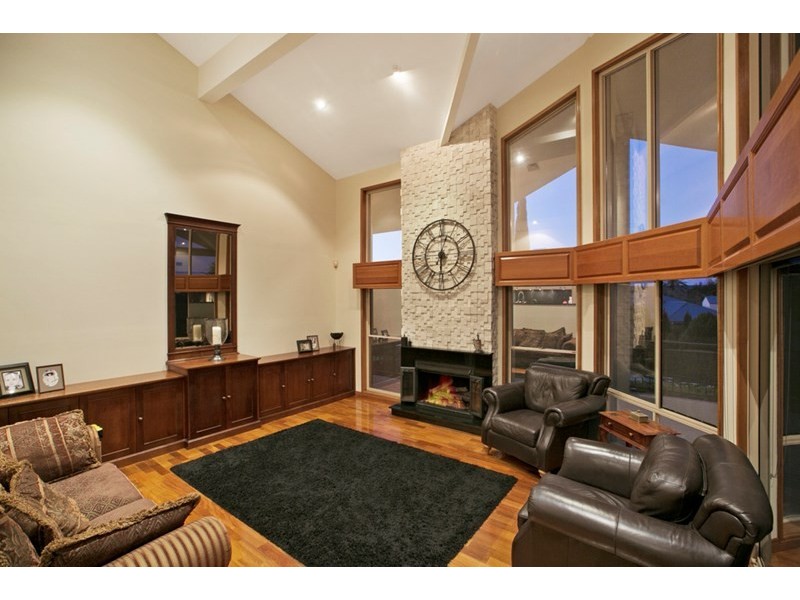 30 Corniche Place, Brookfield QLD 4069