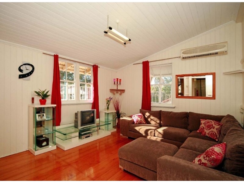 284 Wynnum Road, Norman Park QLD 4170