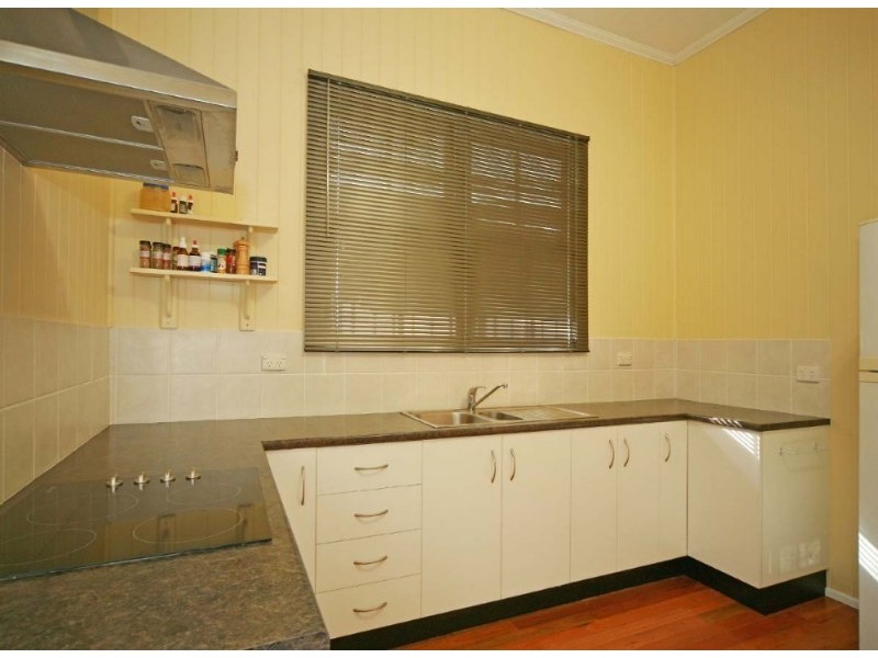 284 Wynnum Road, Norman Park QLD 4170