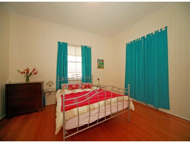 284 Wynnum Road, Norman Park QLD 4170