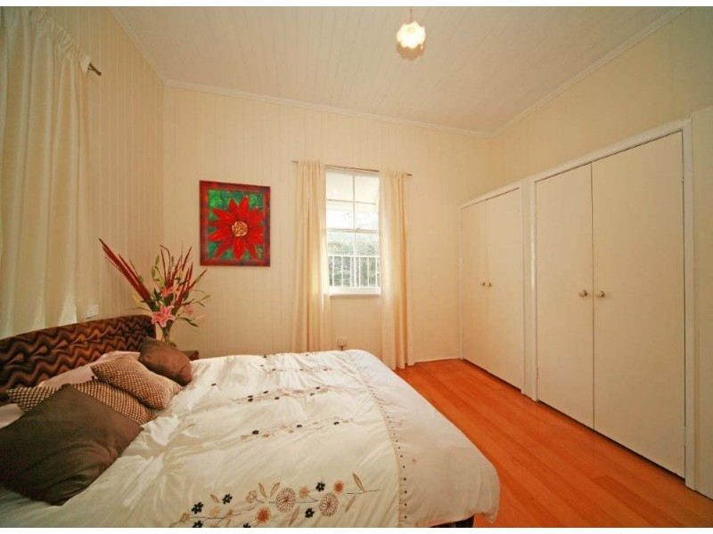 284 Wynnum Road, Norman Park QLD 4170