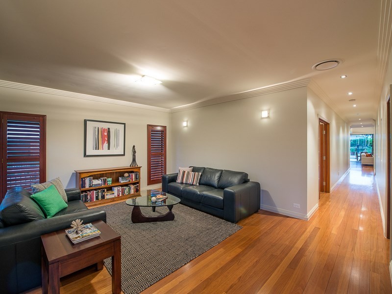 203 Agnew Street, Morningside QLD 4170