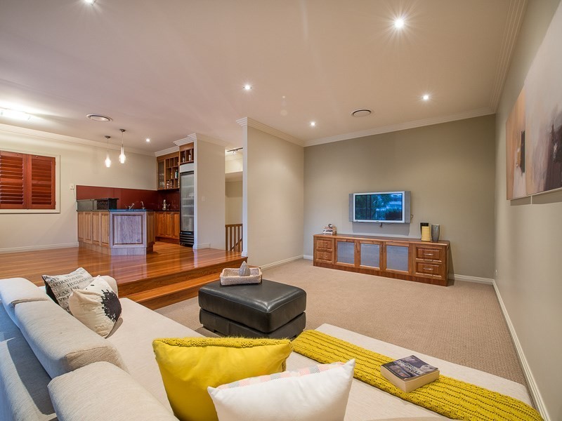 203 Agnew Street, Morningside QLD 4170