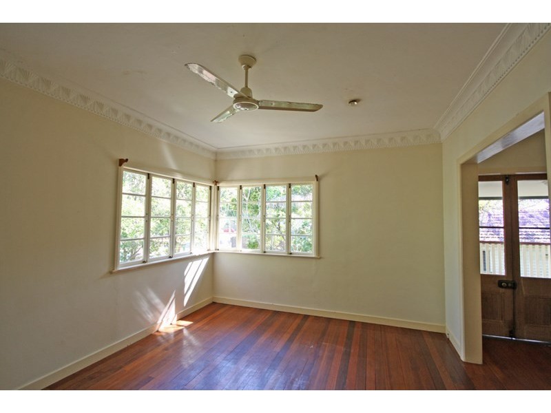 34 Barton Parade, Balmoral QLD 4171