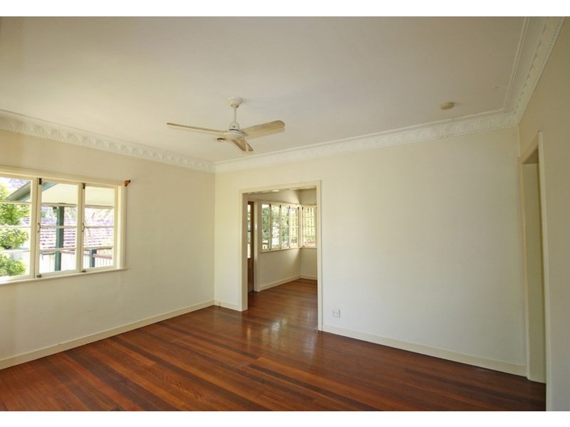 34 Barton Parade, Balmoral QLD 4171