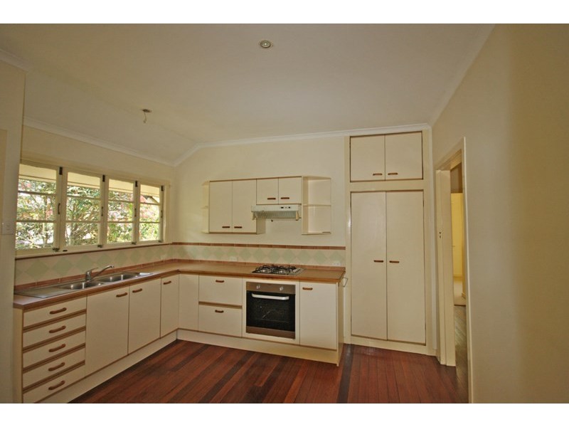 34 Barton Parade, Balmoral QLD 4171