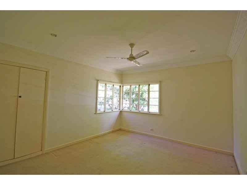 34 Barton Parade, Balmoral QLD 4171